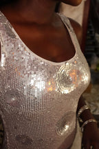 Women's Form-Fitting Sequin Evening Gown with Tank Straps & Floor-Length Hem